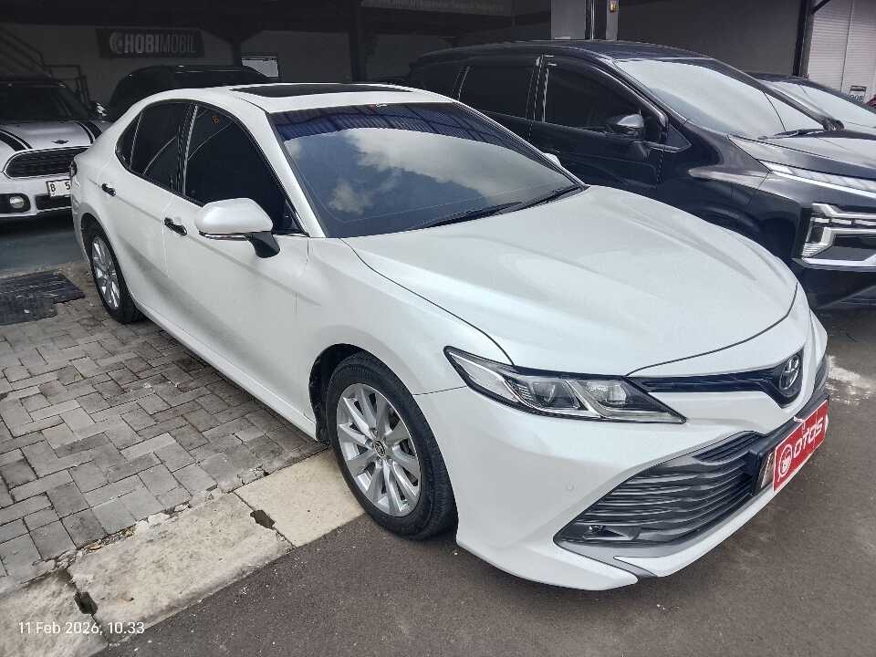 2020 Toyota Camry 2.5 V - Foto 1 dari 9