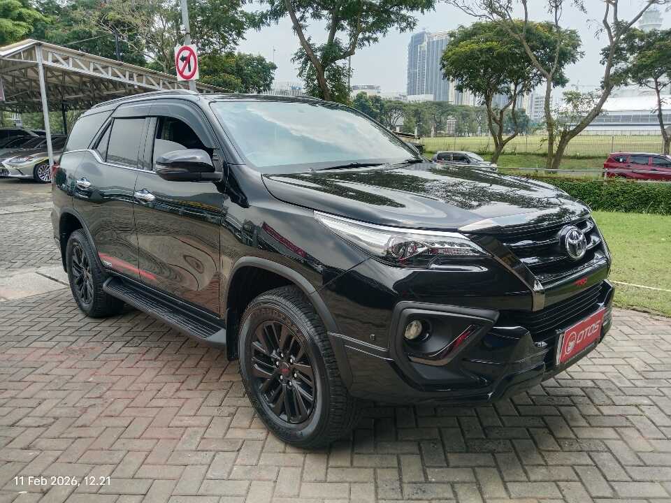 2020 Toyota Fortuner 2.4 4X2 VRZ - Foto 1 dari 6