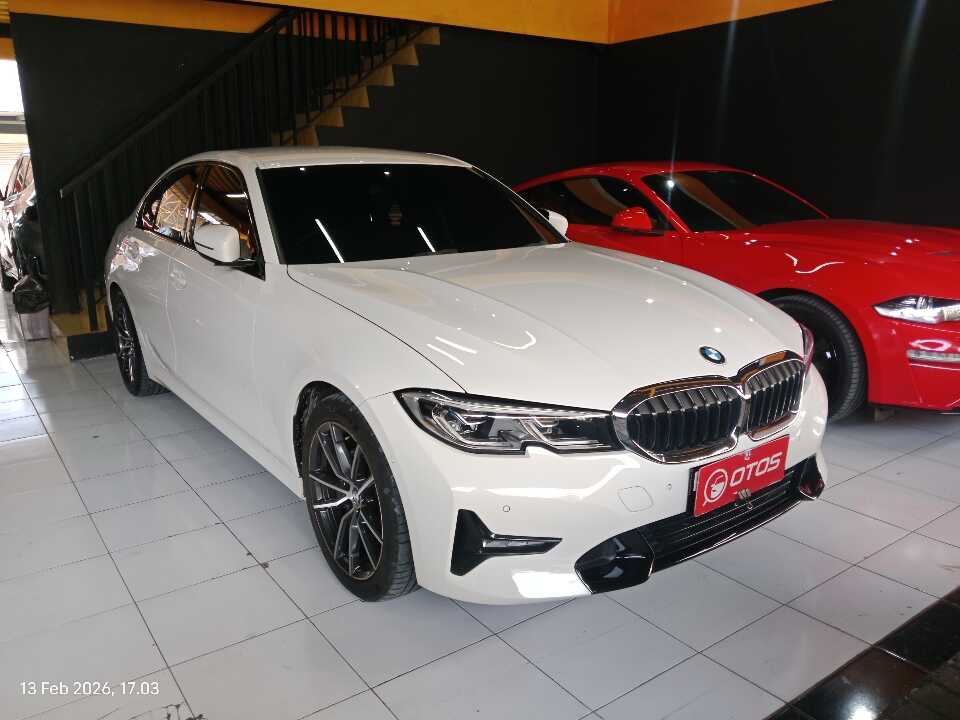 2020 BMW 320i 2.0 - Foto 1 dari 6