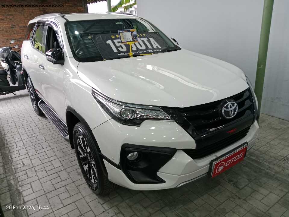 2017 Toyota Fortuner 2.4 4X2 VRZ - Foto 1 dari 6