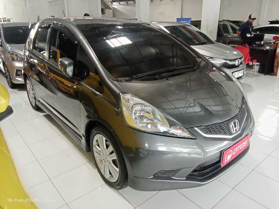 2010 Honda Jazz 1.5 E - Foto 1 dari 6