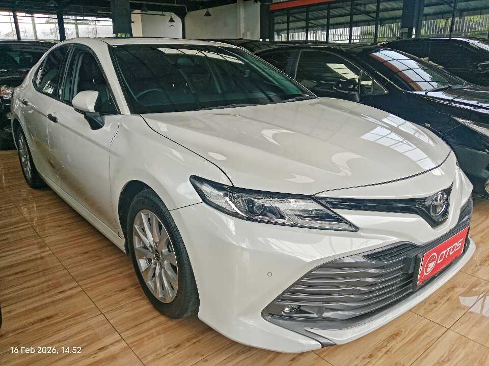 2020 Toyota Camry 2.5 V - Foto 1 dari 6