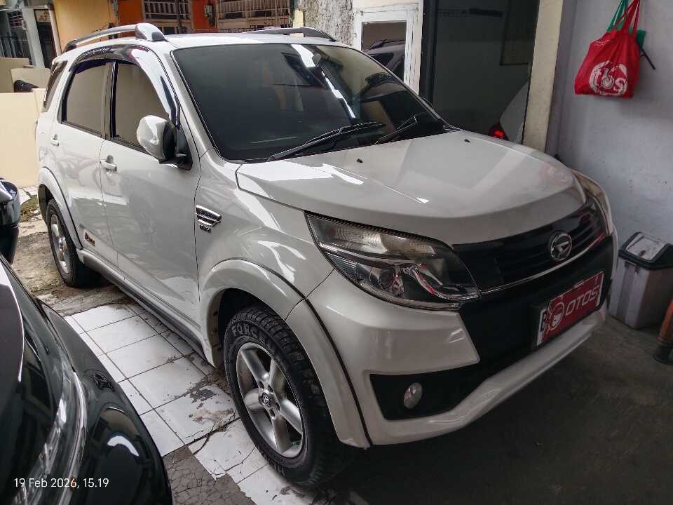 2017 Daihatsu Terios 1.5 R - Foto 1 dari 6