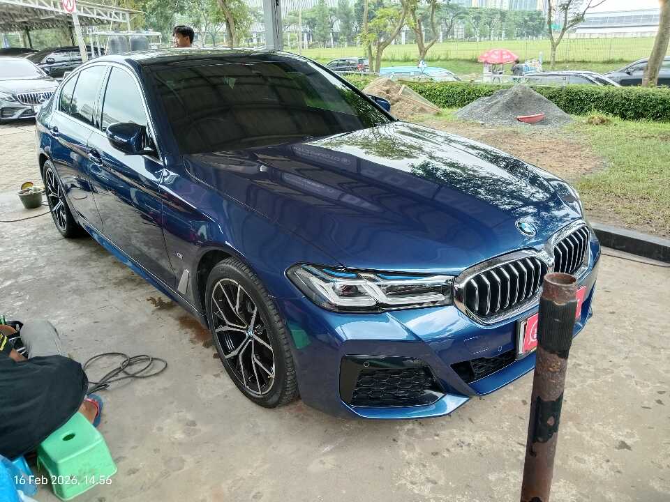2021 BMW 520i 2.0 - Foto 1 dari 6
