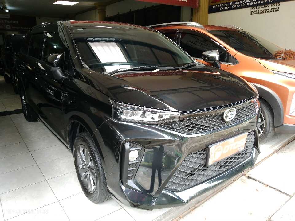 2024 Daihatsu Xenia 1.3 R - Foto 1 dari 6