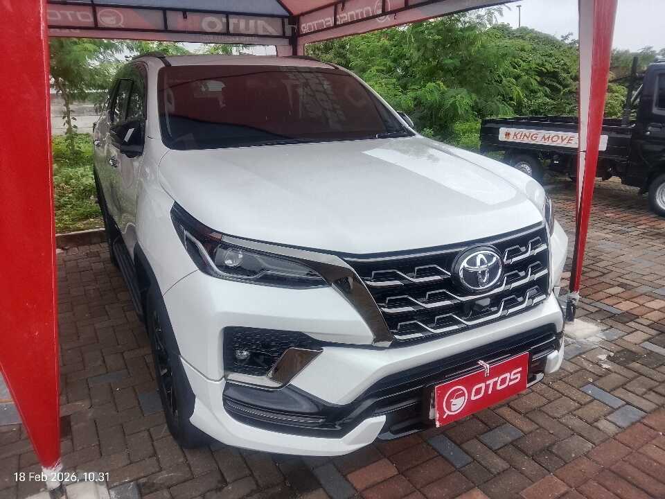 2022 Toyota Fortuner 2.8 4X2 VRZ - Foto 1 dari 6