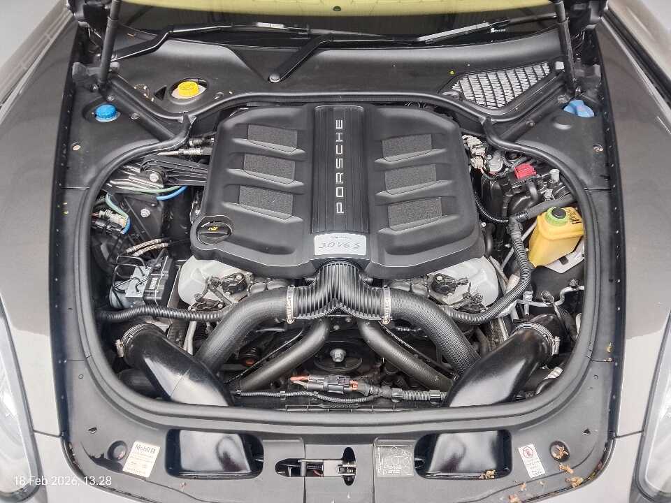 Foto Mobil Bekas Mesin Porsche Panamera 3.0 S tahun 2013