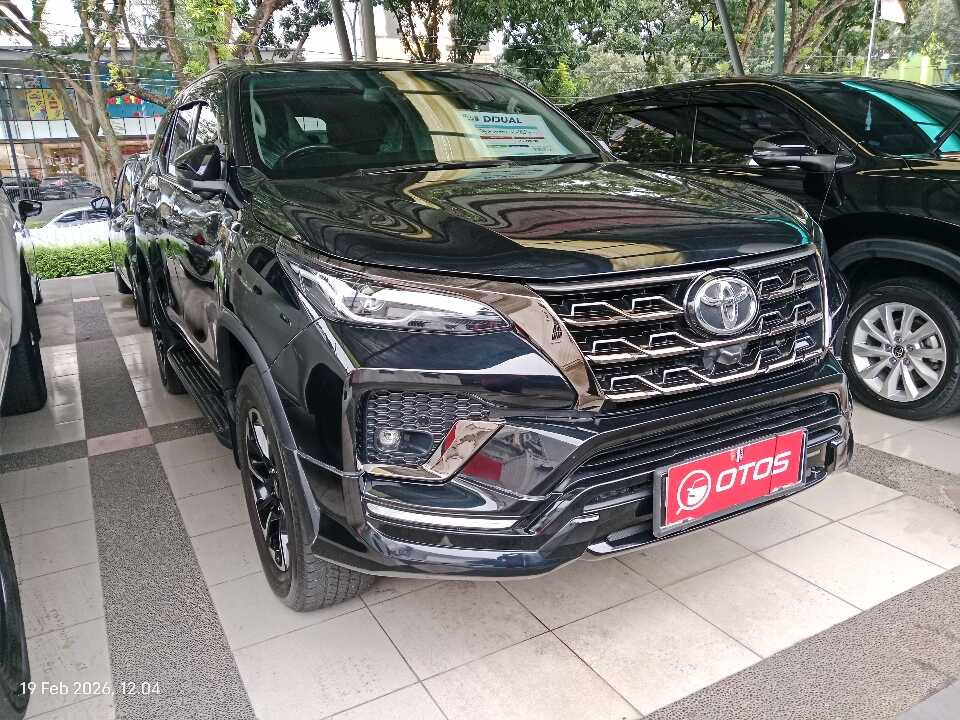 2022 Toyota Fortuner 2.7 4X2 SRZ - Foto 1 dari 6