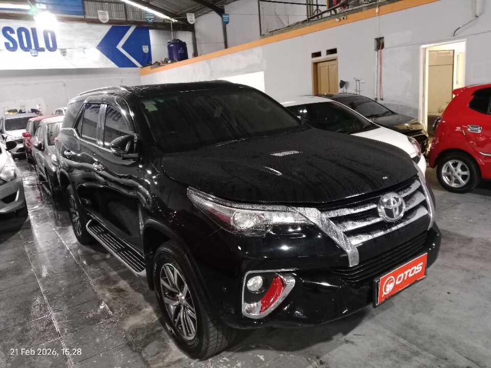 2017 Toyota Fortuner 2.4 4X2 VRZ - Foto 1 dari 6