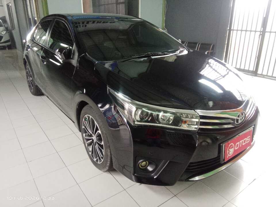 2015 Toyota Corolla Altis 1.8 V - Foto 1 dari 6