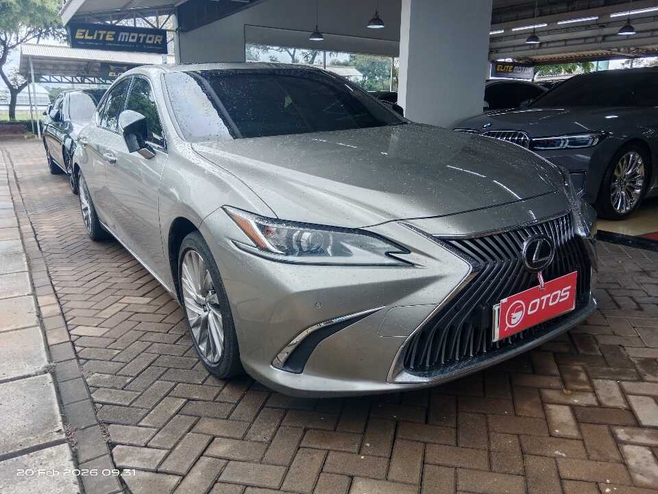 2019 Lexus ES 250 2.5 - Foto 1 dari 6