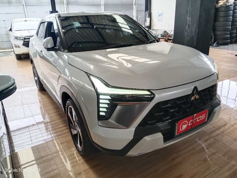 2024 Mitsubishi XForce 1.5 Ultimate - Foto 1 dari 6
