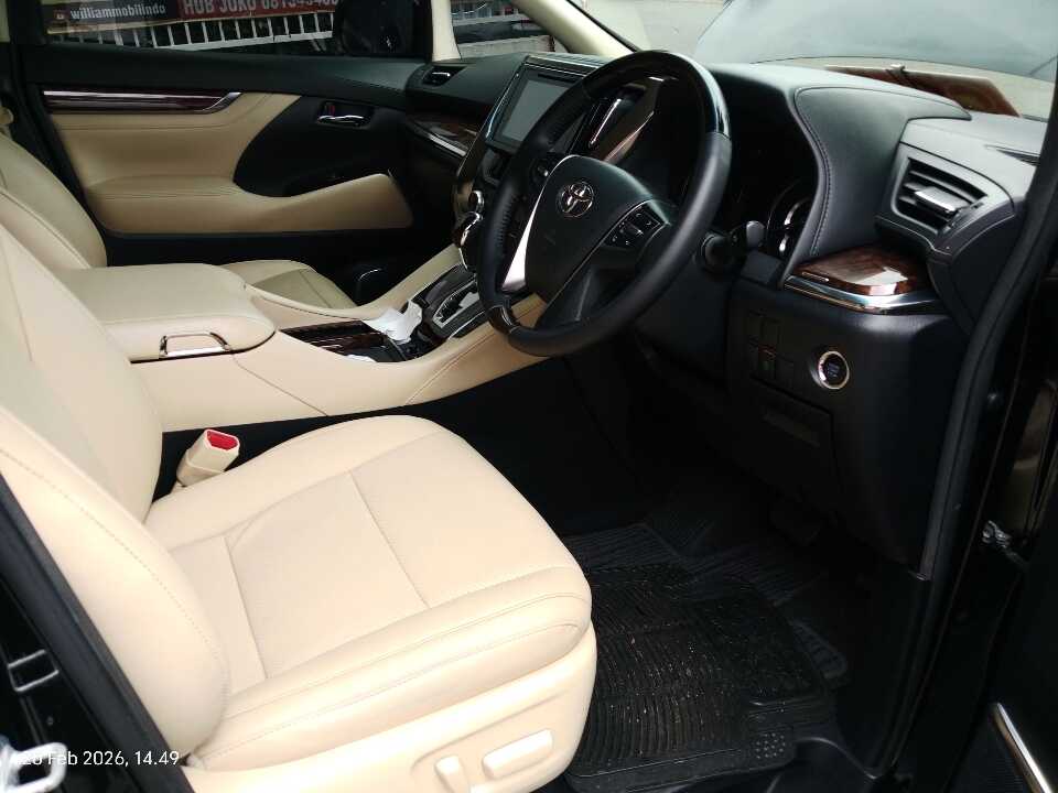 Foto Mobil Bekas Kabin Depan Toyota Alphard 2.5 G tahun 2019