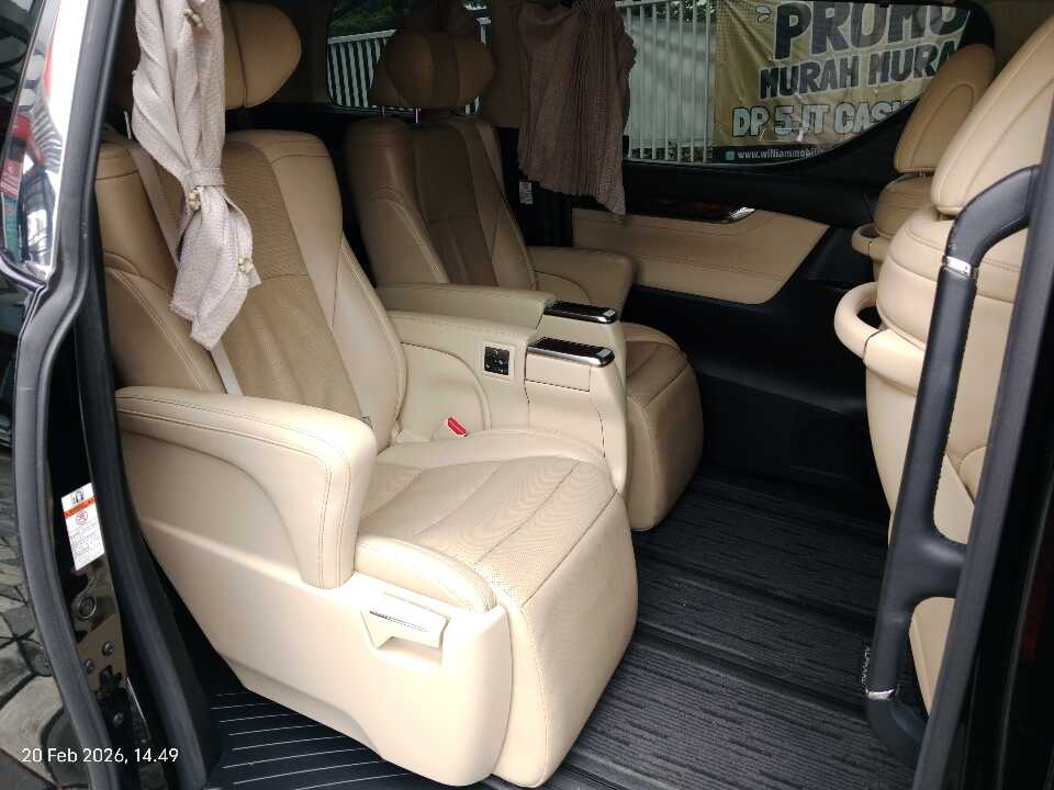 Foto Mobil Bekas Kabin Belakang Toyota Alphard 2.5 G tahun 2019