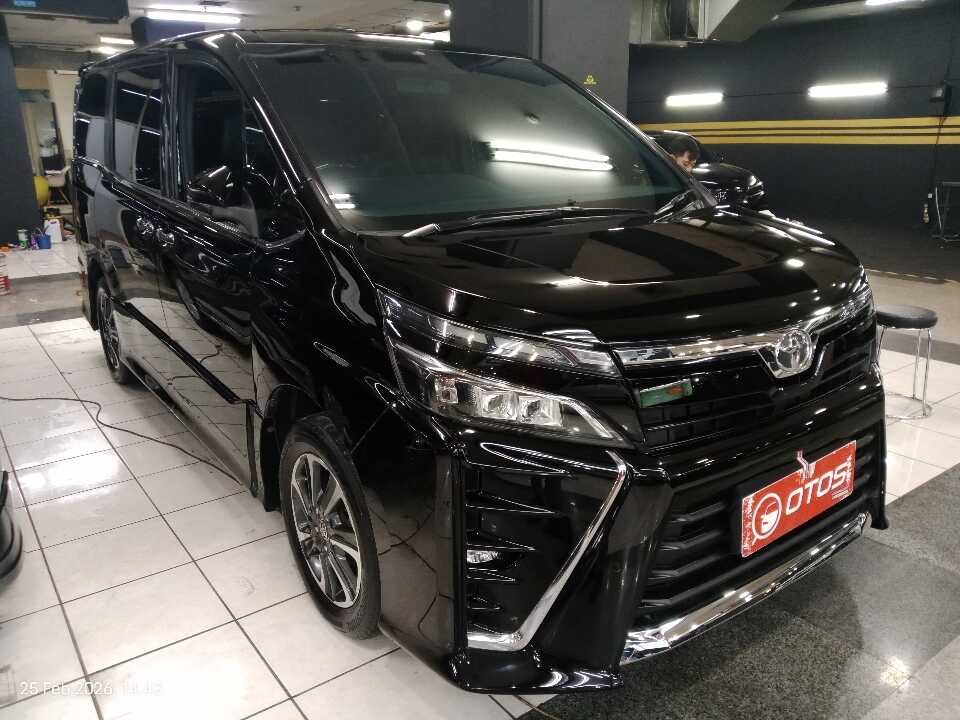 2018 Toyota Voxy 2.0 - Foto 1 dari 6