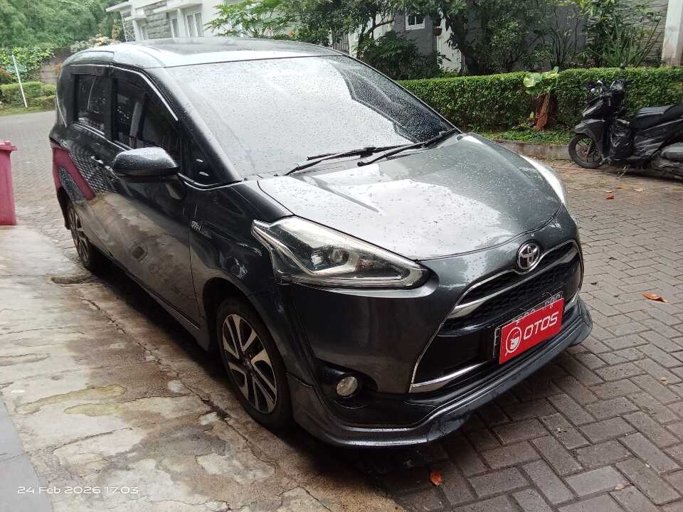 2016 Toyota Sienta 1.5 Q - Foto 1 dari 6