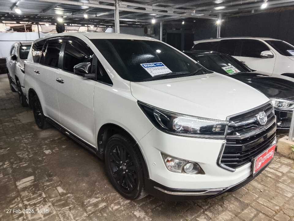 2018 Toyota Kijang Innova 2.4 Venturer - Foto 1 dari 6