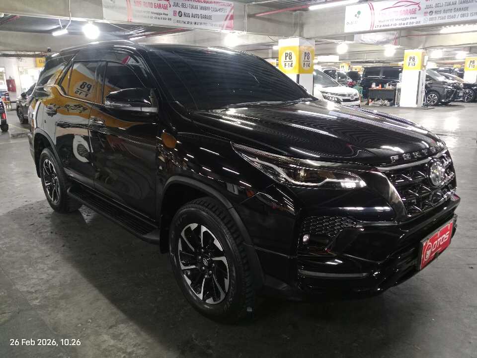 2021 Toyota Fortuner 2.4 4X2 VRZ - Foto 1 dari 6