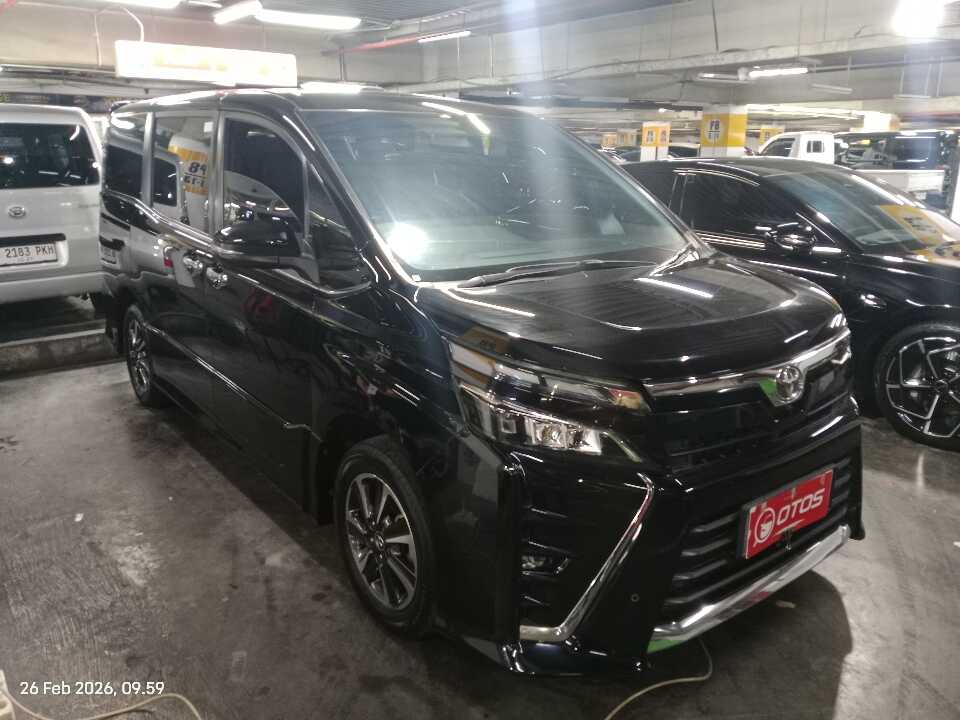 2018 Toyota Voxy 2.0 - Foto 1 dari 6