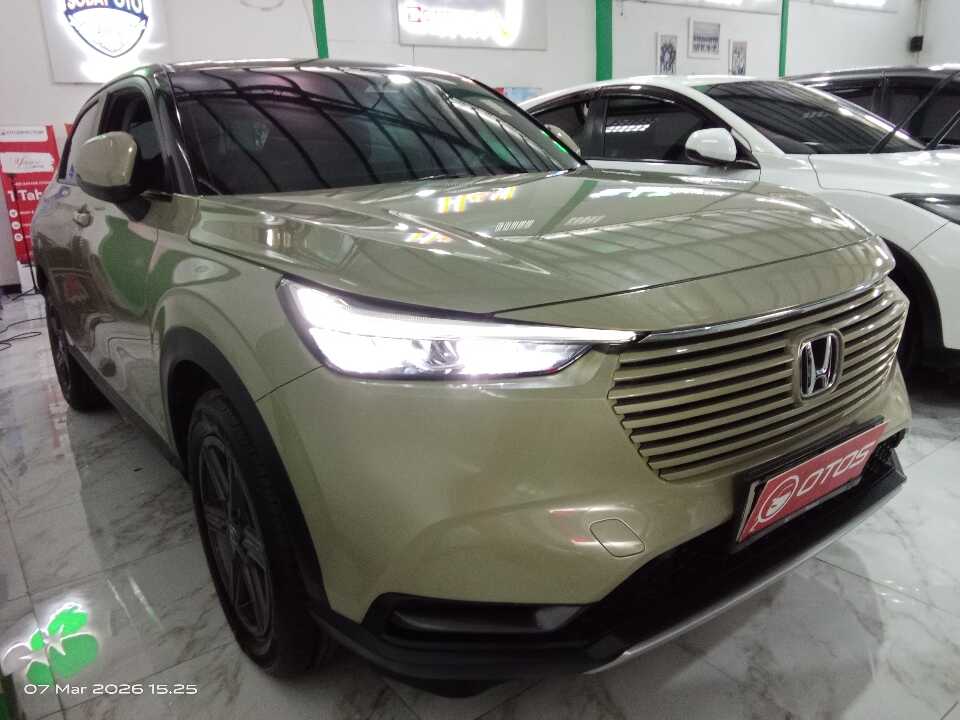 2023 Honda HR-V 1.5 E - Foto 1 dari 6