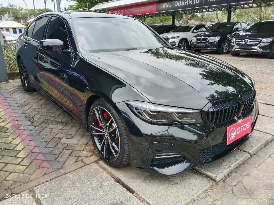 2022 BMW 330i 2.0 - Foto 1 dari 6