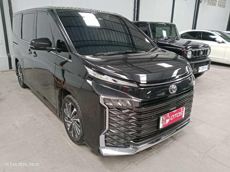 2022 Toyota Voxy 2.0 - Foto 1 dari 6