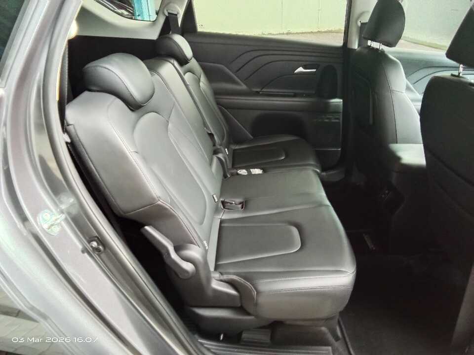 Foto Mobil Bekas Kabin Belakang Hyundai Stargazer 1.5 Prime tahun 2023