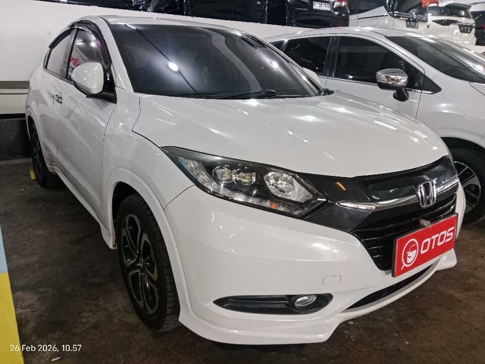 2015 Honda HR-V 1.8 RS - Foto 1 dari 6