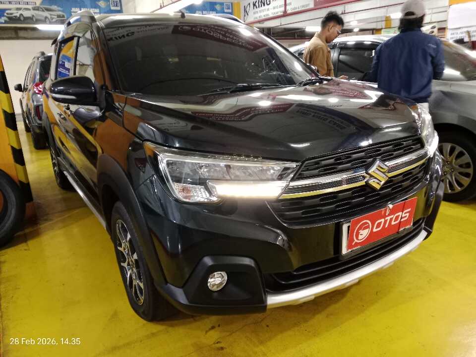 2020 Suzuki XL7 1.5 Alpha - Foto 1 dari 6