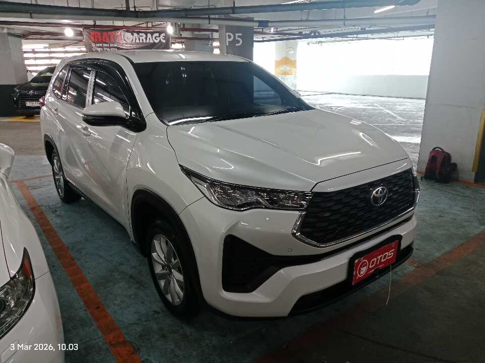 2023 Toyota Kijang Innova 2.0 Zenix V CVT - Foto 1 dari 6