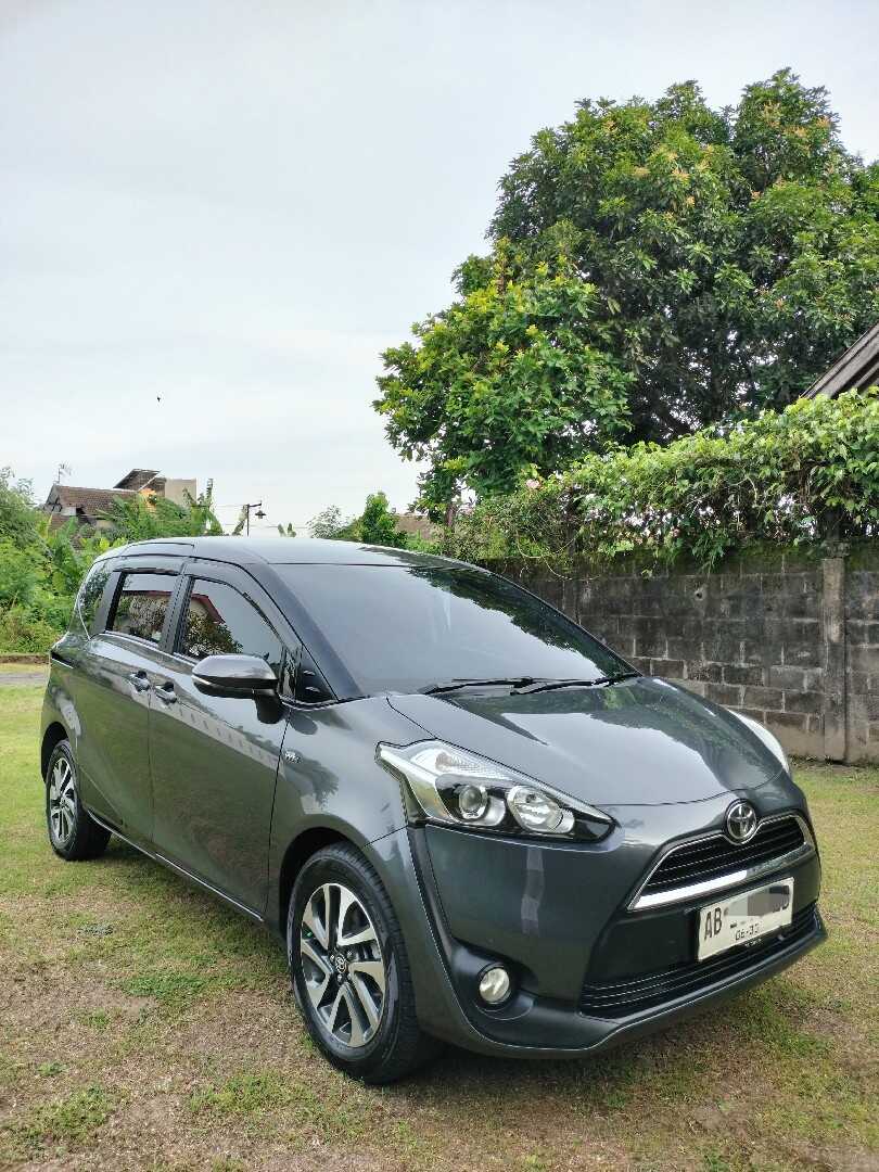 2017 Toyota Sienta 1.5 V - Foto 1 dari 10