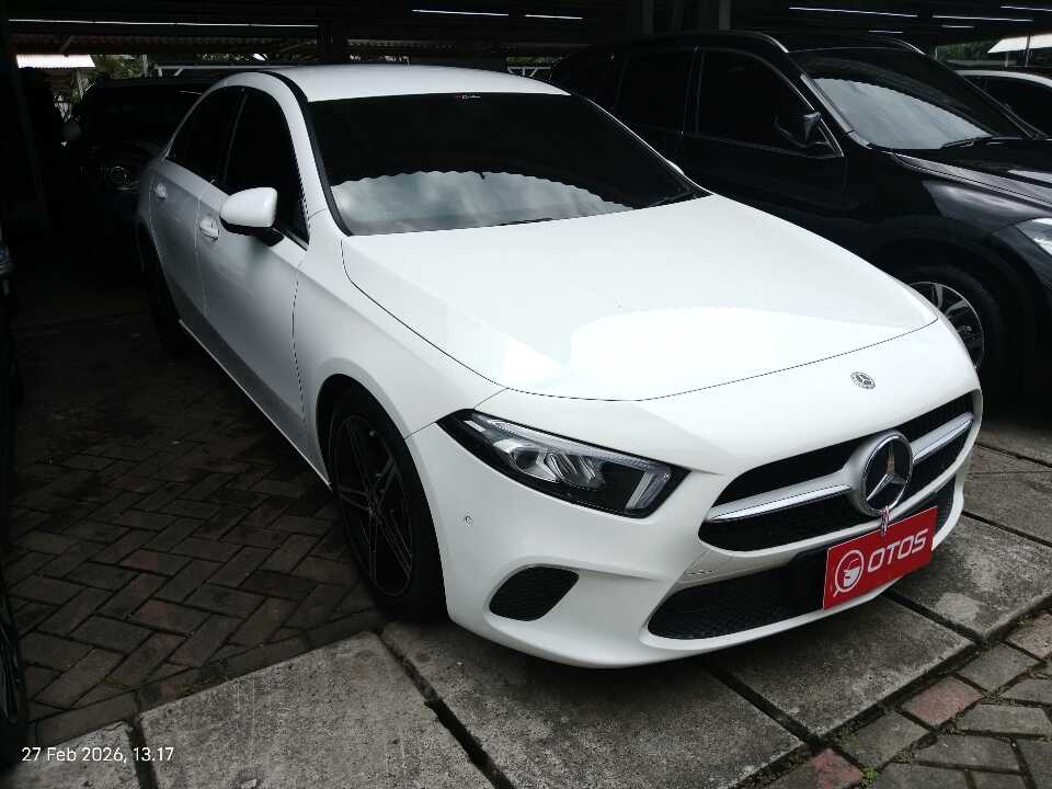 2019 Mercedes-Benz A200 1.3 - Foto 1 dari 6