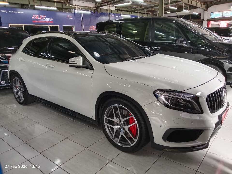 2015 Mercedes-Benz GLA45 AMG 2.0 - Foto 1 dari 6