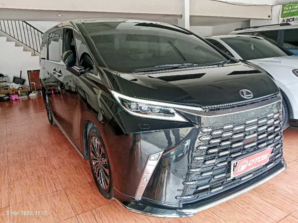 2023 Lexus LM 350 H 2.5 - Foto 1 dari 6