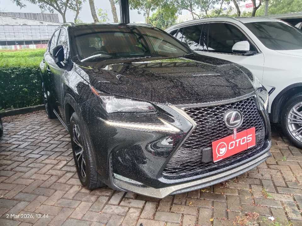 2017 Lexus NX 200t 2.0 F-Sport - Foto 1 dari 6