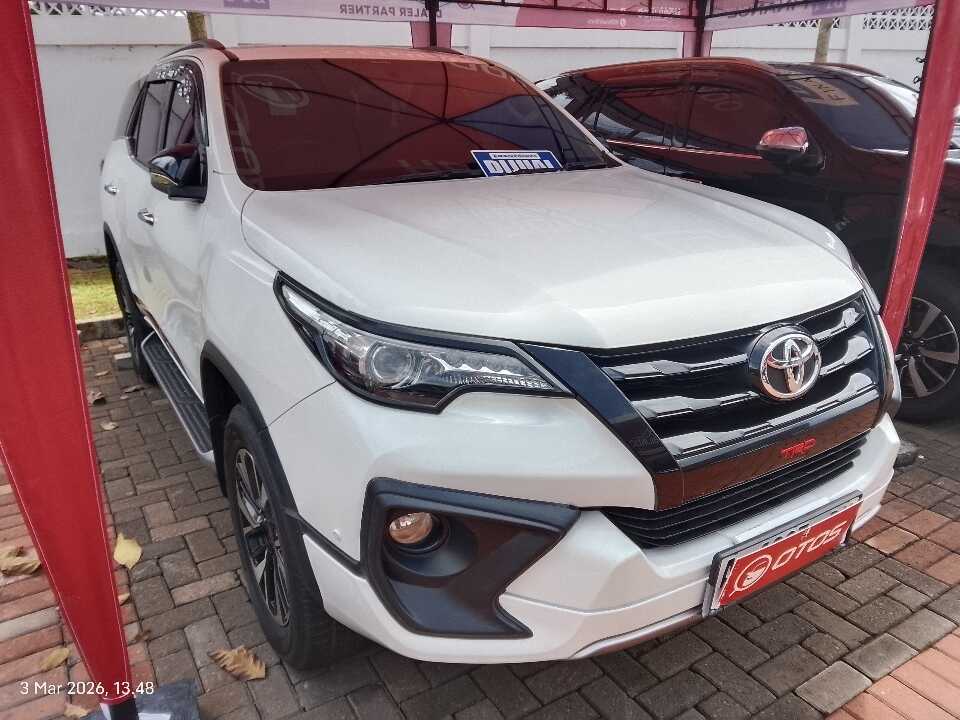 2018 Toyota Fortuner 2.4 4X2 VRZ - Foto 1 dari 6