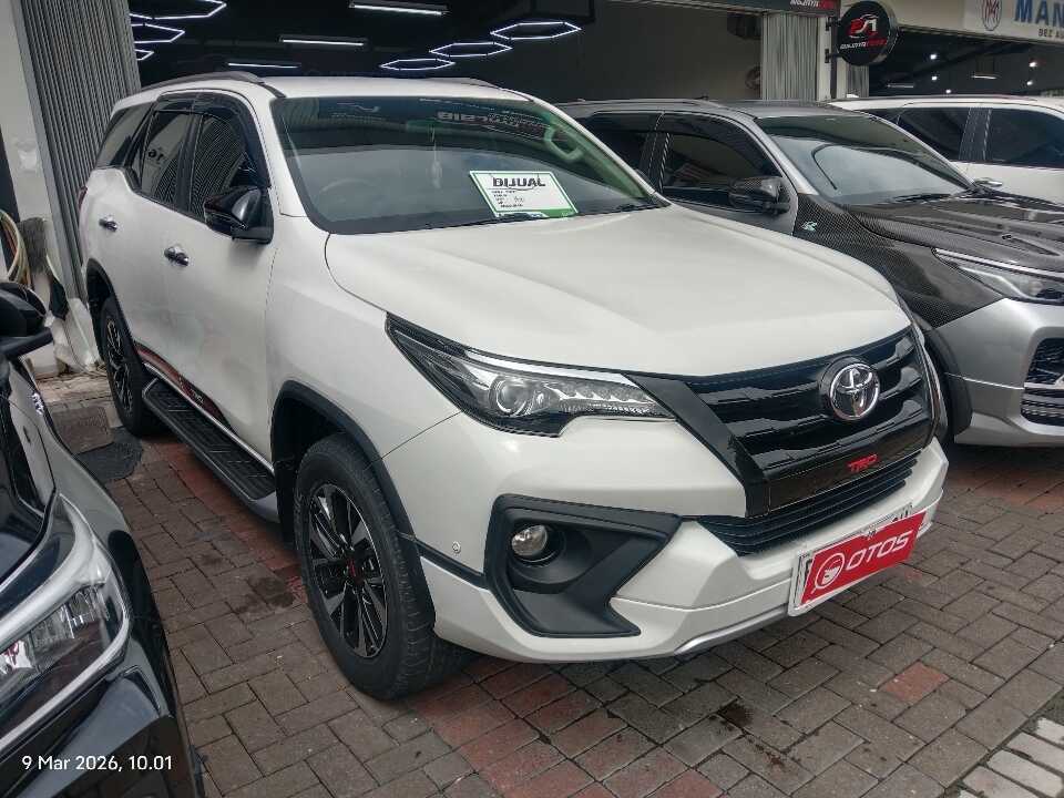 2018 Toyota Fortuner 2.4 4X2 VRZ - Foto 1 dari 6