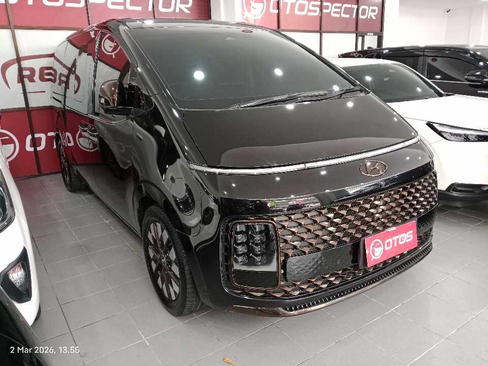 2021 Hyundai Staria 2.2 - Foto 1 dari 6