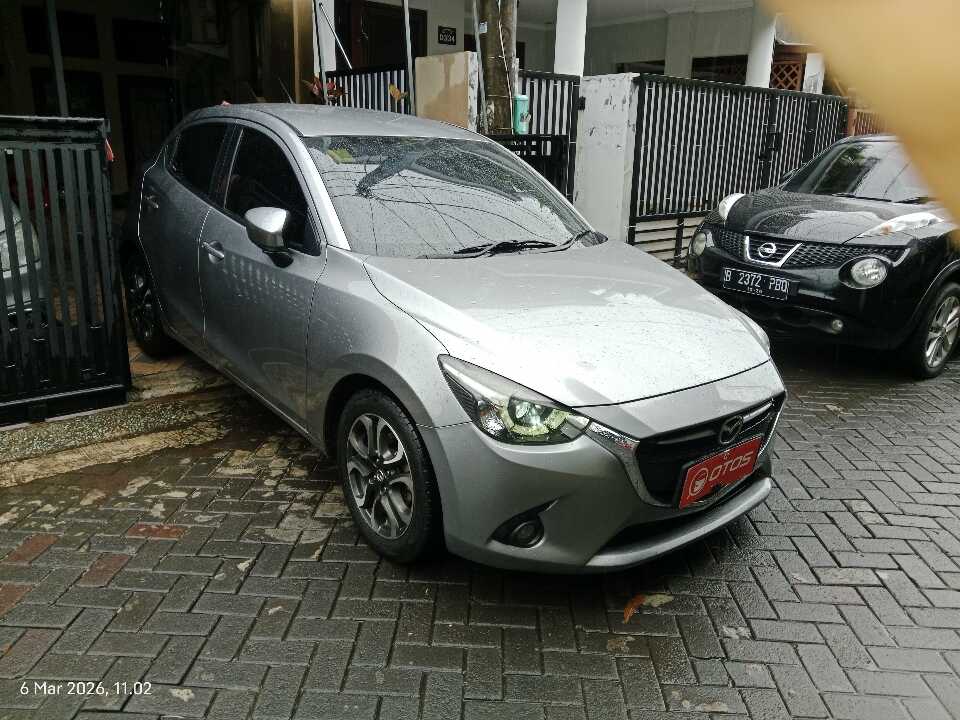 2016 Mazda 2 1.5 - Foto 1 dari 6