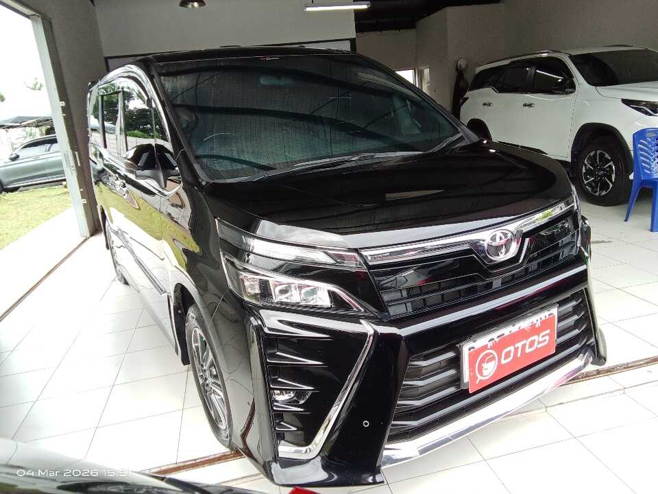 2019 Toyota Voxy 2.0 - Foto 1 dari 6