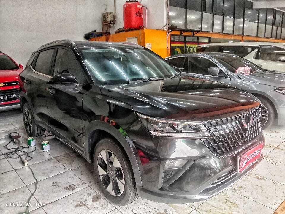 2023 Wuling Alvez 1.5 EX - Foto 1 dari 6