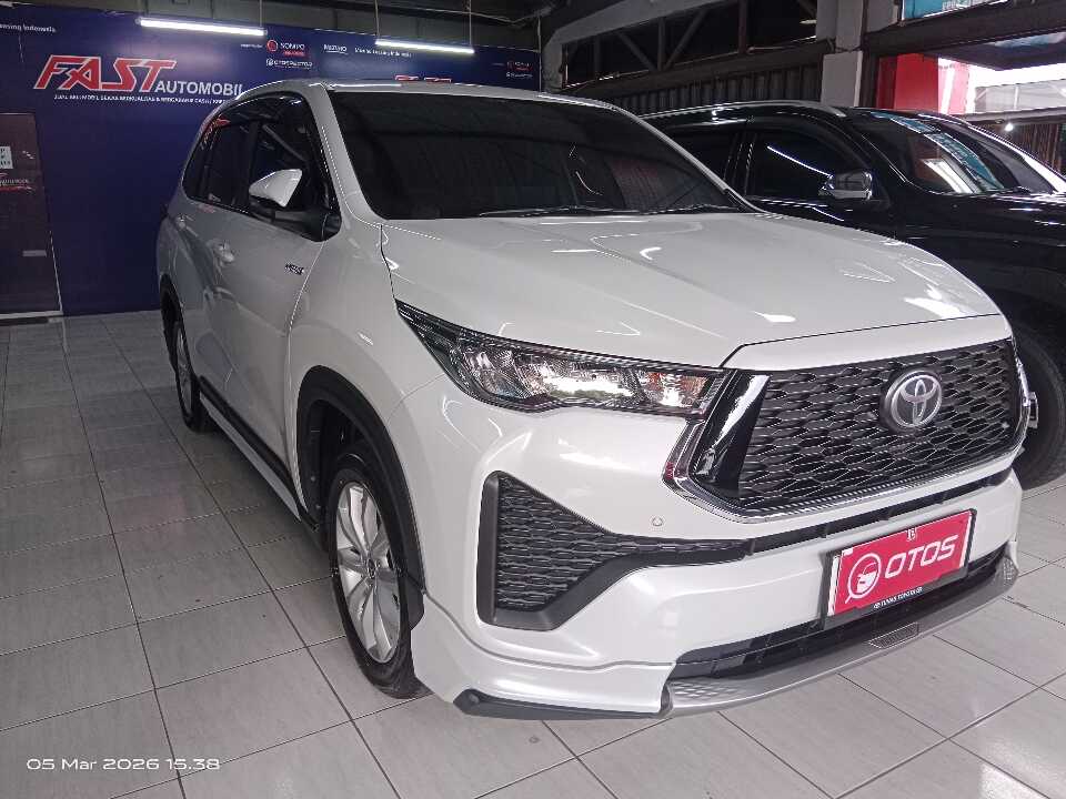 2023 Toyota Kijang Innova 2.0 Zenix V HV CVT - Foto 1 dari 6