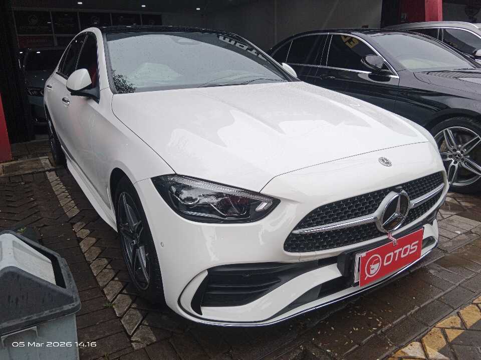 2022 Mercedes-Benz C300 2.0 AMG - Foto 1 dari 6
