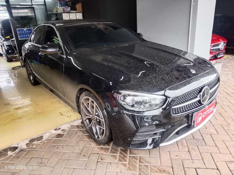 2022 Mercedes-Benz E300 2.0 AMG Line