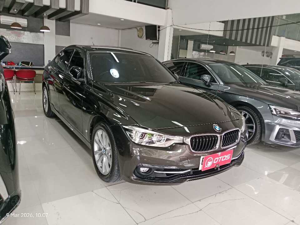 2016 BMW 320i 2.0 - Foto 1 dari 6
