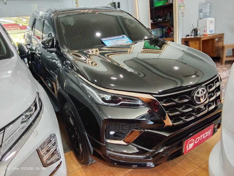 2023 Toyota Fortuner 2.8 4X2 VRZ - Foto 1 dari 6