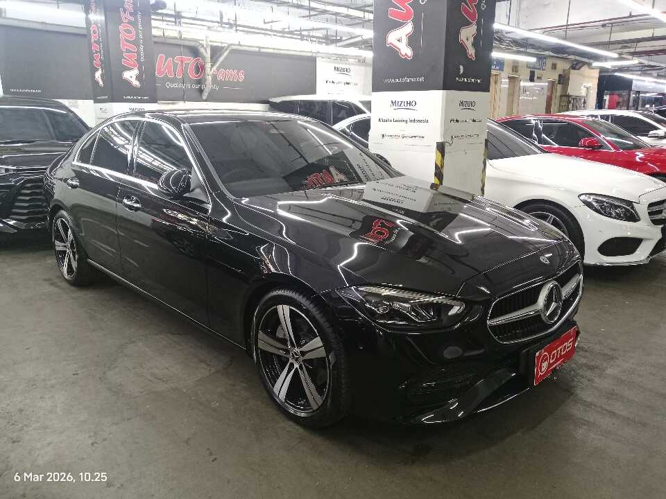 2022 Mercedes-Benz C200 1.5 - Foto 1 dari 6