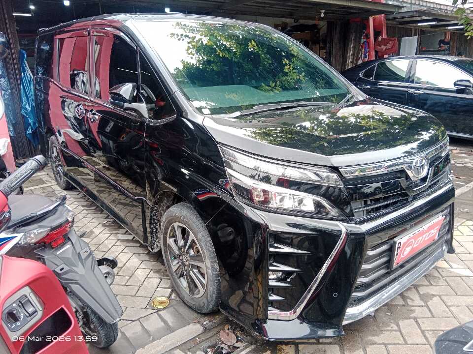 2019 Toyota Voxy 2.0 - Foto 1 dari 6