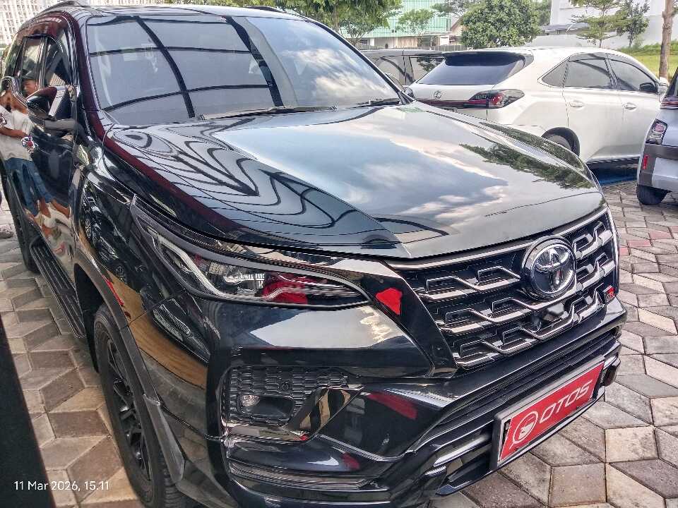 2023 Toyota Fortuner 2.8 4X2 VRZ - Foto 1 dari 6