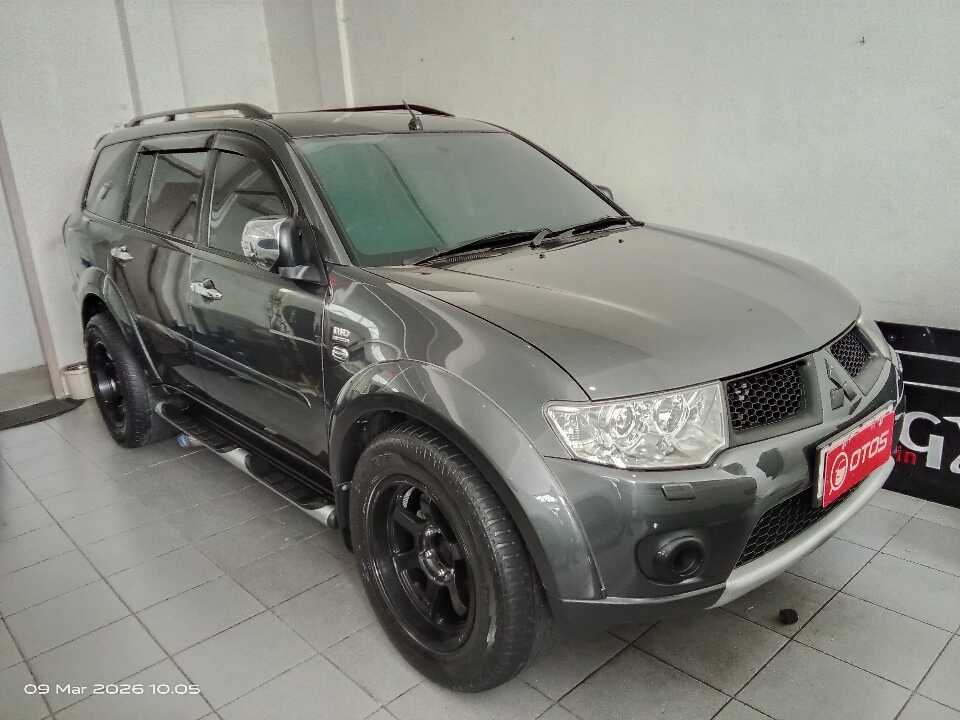 2012 Mitsubishi Pajero Sport 2.4 Dakar 4X2 - Foto 1 dari 6